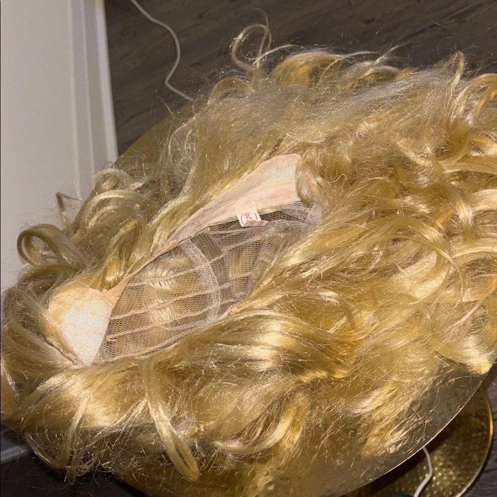 Blonde Barbie curly hair wig - Picture 13 of 14